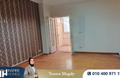 شقة - 3 غرف نوم - 3 حمامات للايجار في جليم - حي شرق - الاسكندرية