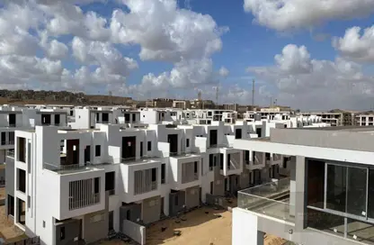 تاون هاوس - 4 غرف نوم - 5 حمامات للبيع في بيراميدز هيلز - طريق مصر اسكندرية الصحراوي - مدينة 6 أكتوبر - الجيزة