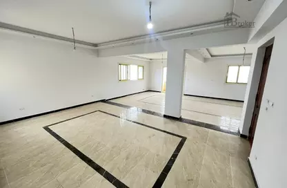 Apartment - 3 Bedrooms - 2 Bathrooms for sale in Abd Al Latif Al Soufani St. - Sidi Gaber - Hay Sharq - Alexandria