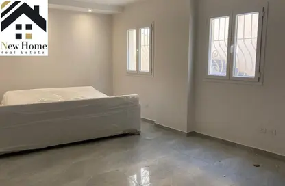 طابق كامل - 3 غرف نوم - 2 حمامات للبيع في غرب سوميد - مدينة 6 أكتوبر - الجيزة