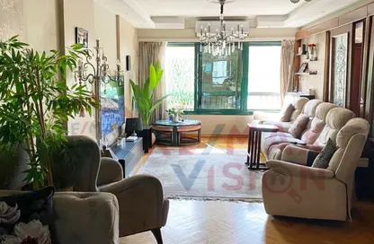 شقة - 3 غرف نوم - 2 حمامات للبيع في ميدان سموحة - سموحة - حي شرق - الاسكندرية