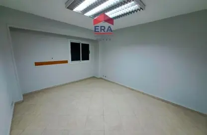 Whole Building - 1 Bedroom - 4 Bathrooms for rent in El Laselky St. - Hay El Maadi - Cairo