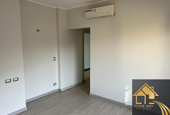 8196035 - Property Image 2