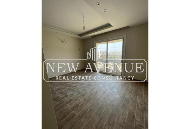 8360100 - Property Image 2