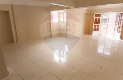 شقة - 2 غرف نوم - 2 حمامات للبيع في سموحة - حي شرق - الاسكندرية