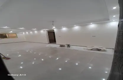 Apartment - 3 Bedrooms - 2 Bathrooms for rent in Samir Abdel Raouf St. - 8th Zone - Nasr City - Cairo