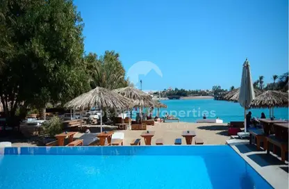 Chalet - 2 Bedrooms - 2 Bathrooms for sale in Makadi Orascom Resort - Makadi - Hurghada - Red Sea