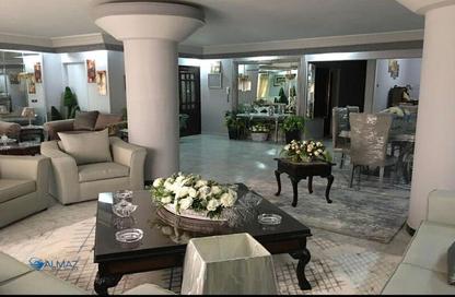 Apartment - 3 Bedrooms - 2 Bathrooms for sale in Mohammed Al Maqref St. - 6th Zone - Nasr City - Cairo