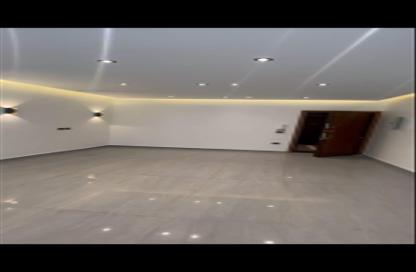 شقة - 3 غرف نوم - 2 حمامات للايجار في كمبوندات الشروق - مدينة الشروق - القاهرة