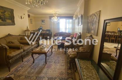 Apartment - 2 Bedrooms - 1 Bathroom for sale in Smouha - Hay Sharq - Alexandria