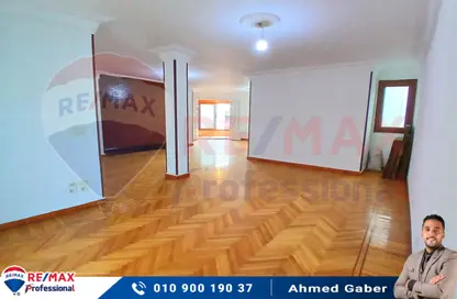 Apartment - 3 Bedrooms - 2 Bathrooms for sale in Shaarawy St. - Laurent - Hay Sharq - Alexandria