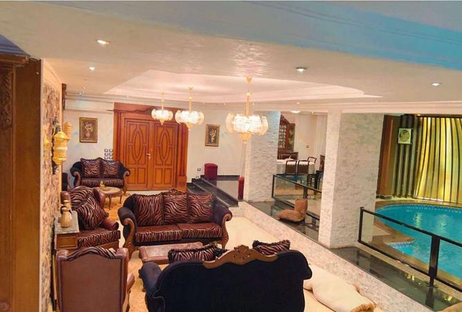 8329400 - Property Image 3