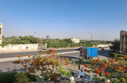 شقة - 3 غرف نوم - 2 حمامات للبيع في الحي الرابع - مدينة العبور - القليوبية