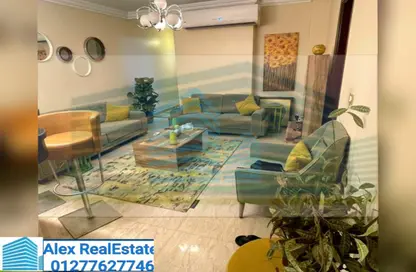 شقة - 3 غرف نوم - 3 حمامات للايجار في طريق الجيش - لوران - حي شرق - الاسكندرية