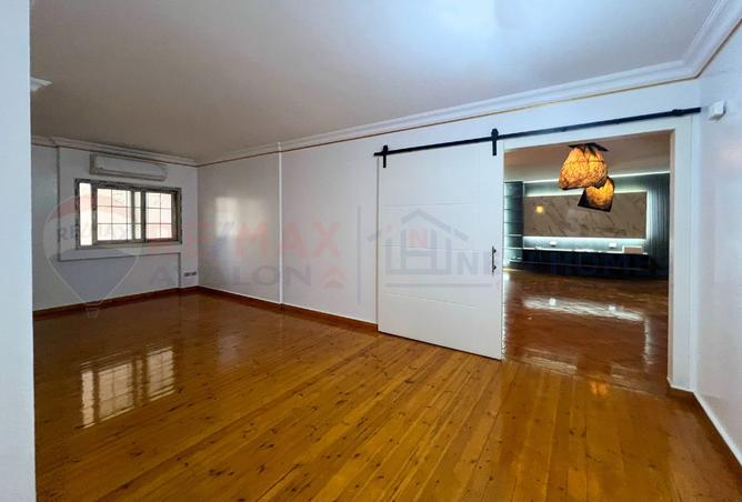 7880989 - Property Image 2