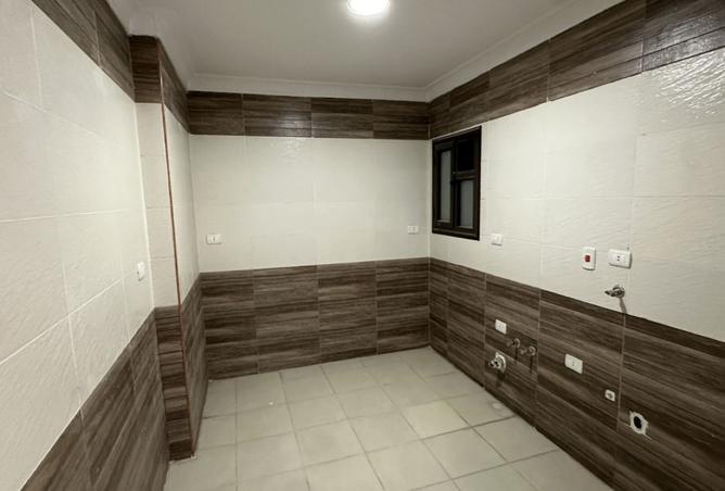 8200326 - Property Image 3