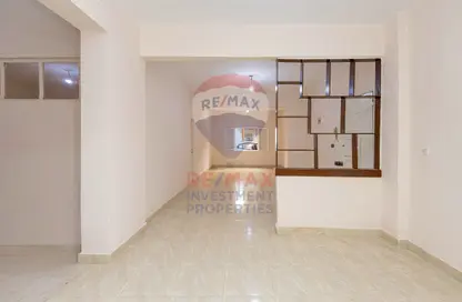Apartment - 4 Bedrooms - 2 Bathrooms for sale in Bek St. - Saba Basha - Hay Sharq - Alexandria