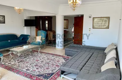 Apartment - 2 Bedrooms - 1 Bathroom for rent in Ahmed Orabi St. - Mohandessin - Giza
