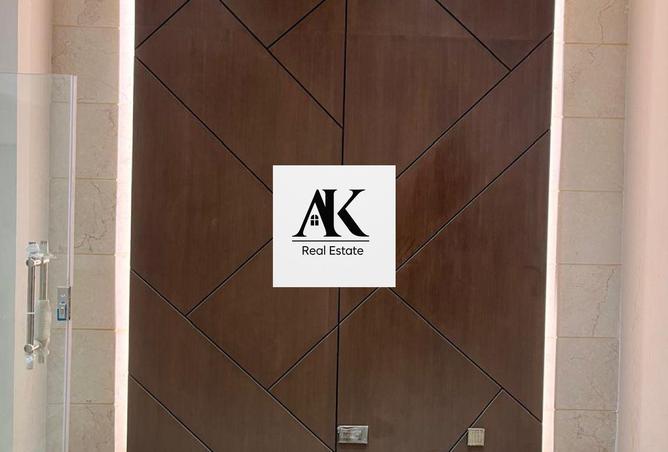 8025811 - Property Image 2