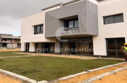 Townhouse - 4 Bedrooms - 4 Bathrooms for sale in Eastshire compound - 5th Settlement Compounds - The 5th Settlement - New Cairo City - Cairo