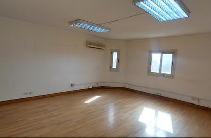 Apartment - 4 Bedrooms - 3 Bathrooms for rent in Al Nahda St. - Maadi - Hay El Maadi - Cairo