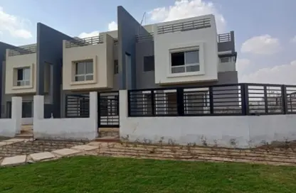 Townhouse - 4 Bedrooms - 3 Bathrooms for sale in Hyde Park - 5th Settlement Compounds - The 5th Settlement - New Cairo City - Cairo