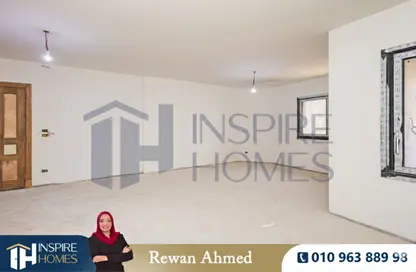 شقة - 3 غرف نوم - 3 حمامات للبيع في زيزينيا - حي شرق - الاسكندرية