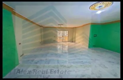 شقة - 3 غرف نوم - 2 حمامات للايجار في شارع الفريق اسماعيل سرهنك - لوران - حي شرق - الاسكندرية