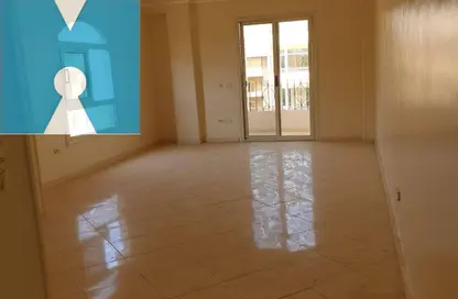 شقة - 3 غرف نوم - 2 حمامات للايجار في جرين ريزيدنس 1 - الحي السابع - الشيخ زايد - الجيزة