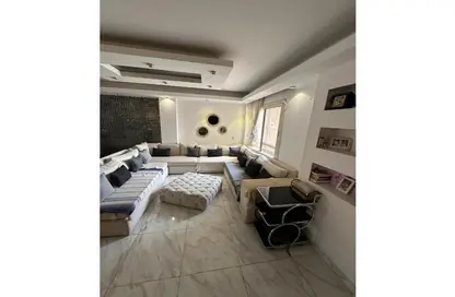Apartment - 3 Bedrooms - 3 Bathrooms for sale in Tijan - Zahraa El Maadi - Hay El Maadi - Cairo
