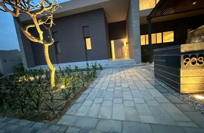 Villa - 5 Bedrooms - 4 Bathrooms for sale in Swan Lake West - 6 October Compounds - 6 October City - Giza