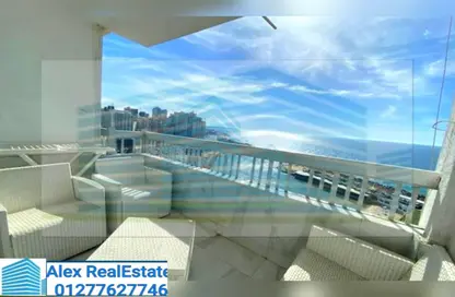 Apartment - 2 Bedrooms - 2 Bathrooms for rent in Al Geish Road - Glim - Hay Sharq - Alexandria