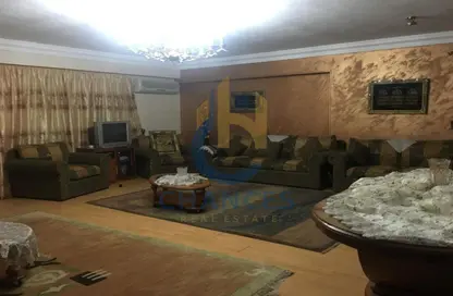 Apartment - 3 Bedrooms - 2 Bathrooms for sale in 50th Street - Zahraa El Maadi - Hay El Maadi - Cairo