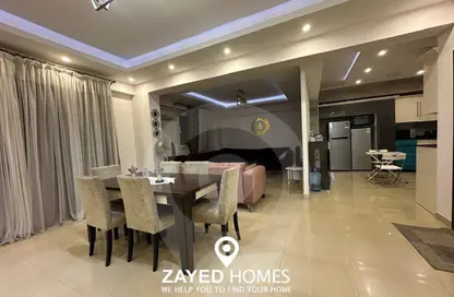 شقة - 2 غرف نوم - 2 حمامات للايجار في 6 ويست - بيفرلي هيلز - كمبوندات الشيخ زايد - الشيخ زايد - الجيزة