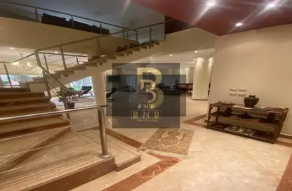 دوبلكس - 3 غرف نوم - 3 حمامات للايجار في شارع الشويفات - الحي الاول - التجمع الخامس - مدينة القاهرة الجديدة - القاهرة