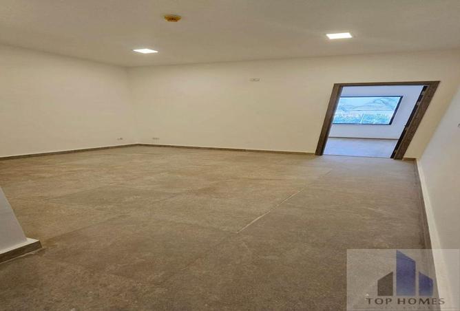 8298889 - Property Image 2