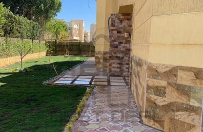 فيلا - 8 غرف نوم - 8 حمامات للبيع في طريق بيفرلي هيلز - الحي السابع عشر - الشيخ زايد - الجيزة