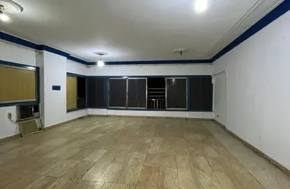 شقة - 2 غرف نوم - 2 حمامات للبيع في شارع عبد العظيم باشا راشد - العجوزة - الجيزة