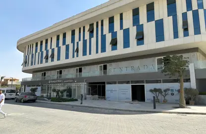 Shop - Studio - 2 Bathrooms for sale in Centrada Hub - 26th of July Corridor - 6 October City - Giza