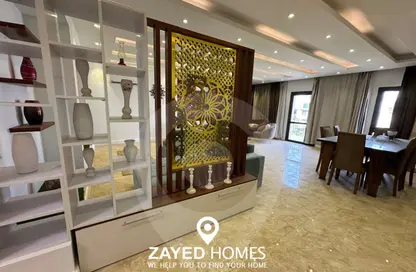 شقة - 3 غرف نوم - 3 حمامات للايجار في ذا كورت ياردز - كمبوندات الشيخ زايد - الشيخ زايد - الجيزة