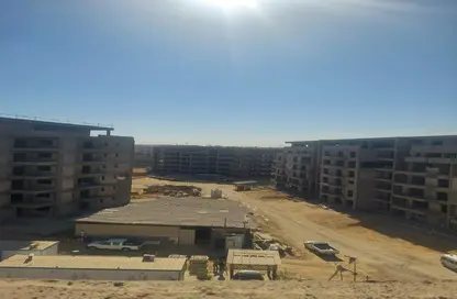 Apartment - 3 Bedrooms - 3 Bathrooms for sale in Swan Lake Residence - 5th Settlement Compounds - The 5th Settlement - New Cairo City - Cairo