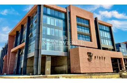 Office Space - Studio - 1 Bathroom for sale in Three Sixty - 5th Settlement Compounds - The 5th Settlement - New Cairo City - Cairo