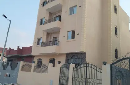 بناية كاملة - 3 غرف نوم - 2 حمامات للبيع في مجاورة 74 - مدينة العاشر من رمضان - الشرقية