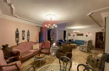 Apartment - 3 Bedrooms - 2 Bathrooms for sale in Omar Makram St. - Al Narges 6 - Al Narges - New Cairo City - Cairo