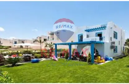 Chalet - 3 Bedrooms - 2 Bathrooms for sale in Mountain View - Ras Al Hekma - North Coast