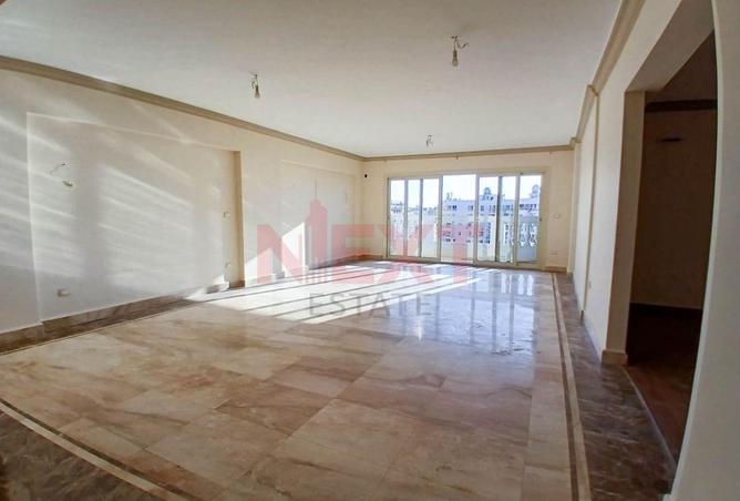 8088676 - Property Image 2