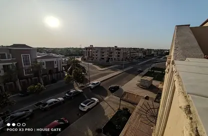 (بنتهاوس  (روف - 3 غرف نوم - 2 حمامات للبيع في ماي فير ريزدنس - كمبوندات الشروق - مدينة الشروق - القاهرة