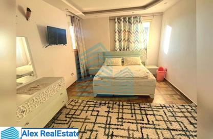 Apartment - 3 Bedrooms - 2 Bathrooms for rent in Mogamaa Miami St. - Miami - Hay Awal El Montazah - Alexandria