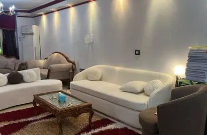 شقة - 3 غرف نوم - 2 حمامات للبيع في المستثمر الصغير - الحي العاشر - الشيخ زايد - الجيزة