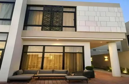 فيلا - 5 غرف نوم - 4 حمامات للبيع في بيراميدز هيلز - طريق مصر اسكندرية الصحراوي - مدينة 6 أكتوبر - الجيزة